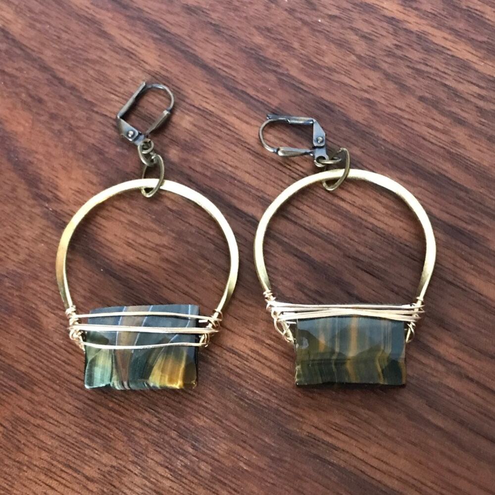 Artisan semiprecious tiger's eye wire wrap gold tone earrings - Picture 7 of 9